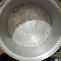 دو عدد دیگ بزرگ و کوچک و یک چلو صافی بزرگ