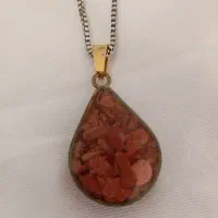 گردنبد و دستبند