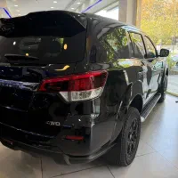 نیسان ترا مدل ۱۴۰۴