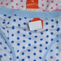 لباس|کفش و لباس بچه|فولادشهر, مسکن مهر فولادشهر|دیوار