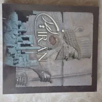 تعدادی کتاب نفیس عکاسی، دیوان شعر و شاهنامه معطر