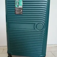 چمدان خارجی|کیف، کفش، کمربند|قم, چهل درخت‎|دیوار