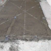 کارگر نمیه ماهر سنگکاری و کاشیکاری