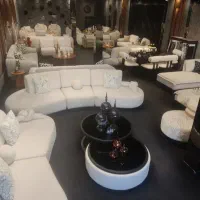 فروشنده ماهر در مبلمان