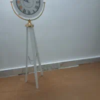 ساعت ایستاده بسیار شیک