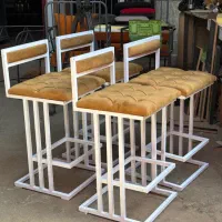 صندلی سه خط|صندلی و نیمکت|شیراز, کوزه گری|دیوار