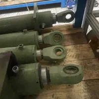 ۴ عدد جک هیدرولیک ۲ متری