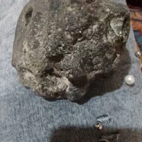 شهاب سنگ|کلکسیون و سرگرمی|ری, شهید غیوری (ابن باویه)|دیوار