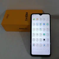 یک دستگاه گوشی پوکو m3