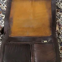 کیف چرم|کیف، کفش، کمربند|اصفهان, باغ دریاچه|دیوار