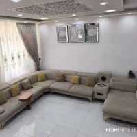 فروش مبل بسیار تمیز ۹نفره همراه به سیستم موزیک