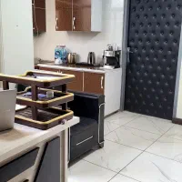 نظافتچی دفتر کار اداری خانم