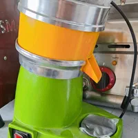 آب مرکبات گیر برقی وارداتی|آبمیوه‌گیر و آب‌مرکبات‌گیر|ساری, |دیوار