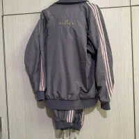 تعدادی پالتو بارونی، سویشرت شلوار ست و کاپشن|لباس|رشت, گلسار|دیوار