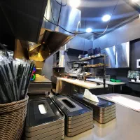 مغازه فست فوت با کلیه امکانات بر اصلی آیت کاشانی|اجارهٔ مغازه و غرفه|تهران, سازمان برنامه شمالی|دیوار