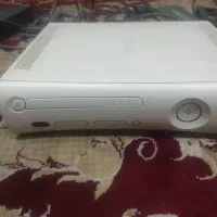 ایکس‌باکس 360 Arcade به همراه کینکت و دوسته