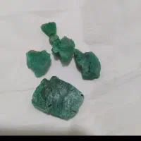 سنگ زمرد طبیعی افغانستان ۱۰۷ قیراط