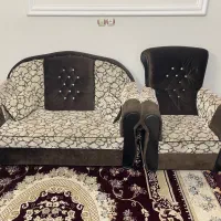 مبل ۷ نفره و میز وسط