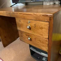 میز تحریر چوبی کاملا سالم|میز تحریر و کامپیوتر|بروجرد, |دیوار