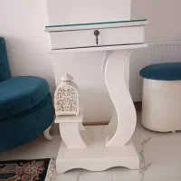 میز تلفن یا کنار سالنی