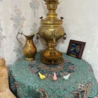 سماور برنجی زغالی به همراه سرویس سماور