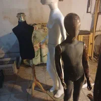 تعدادی مانکن بچه گانه پلاستیکی نیست