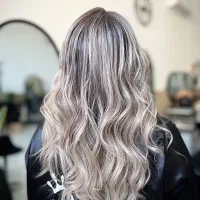 خدمات رنگ و لایت