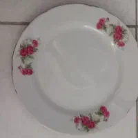بشقاب گل سرخی پلو