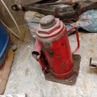 جک روغنی ۵ تن.تک چراغ پژو اسپرتی.یک دست لنت نیسان