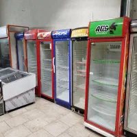 خریدار یخچال ویترینی ایستاده