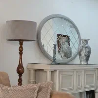 آیینه دکوراتیو با قاب چوب