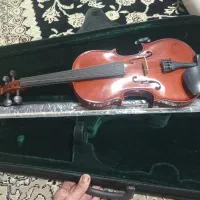 ویلن آک|ویولن|کلاله, |دیوار