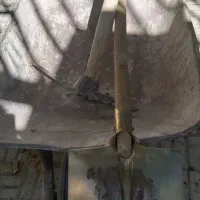 فرغون و بیل و کلنگ