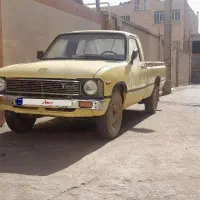 تویوتا وانت ۱۹۸۱