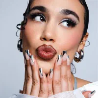 کاشت و ترمیم ناخن تخفیف ویژه