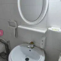 روشویی همراه با آینه و جا صابونی|لوازم سرویس بهداشتی|سنندج, |دیوار