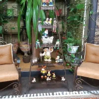 مبل هفت نفره همراه با بوفه و جاروزنامه ای و ساعت