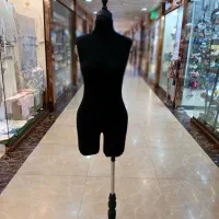 مانکن و میز کانتر