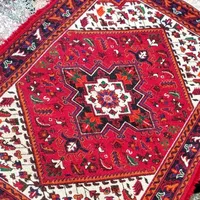 فرش دستبافت ذرنیم مهربان.