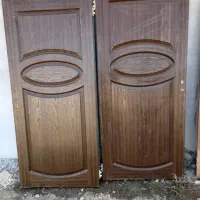 سه عدد درب ساختمان بدون چهار چوب