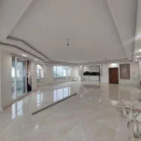 ۲۴۰ متر آپارتمان / کارگر / بدون مشابه