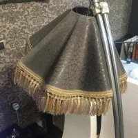 آباژور ایستاده