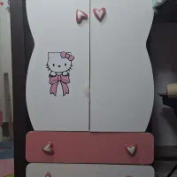 کمد دارای رکن اویز و دو تا کشو