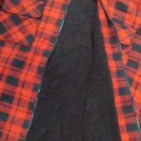 پالتو رنگ قرمز|لباس|آمل, |دیوار