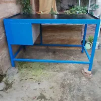 میزکار آهنی‌بفروش ‌میرسد