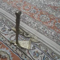 انبر و تیشه قند شکن قدیمی بالای ۷۰سال قدمت داره|کلکسیون اشیاء عتیقه|تربت جام, کشتارگاه|دیوار