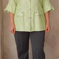 تعدادی لباس|لباس|صدرا-فارس, فاز ۱|دیوار