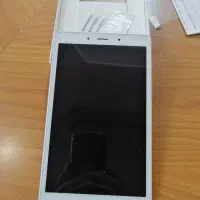 گوشی‌های موبایل. نوار برگردان VHS. واکمن CDکامل.