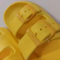 دمپایی|کیف، کفش، کمربند|نیشابور, هفده شهریور|دیوار