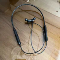 هنزفری گردنی سلبریت